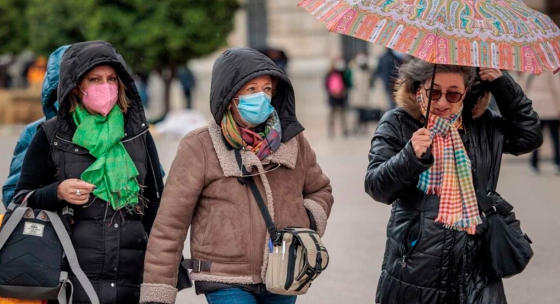 Sanidad plantea quitar la mascarilla en interiores tras Semana Santa