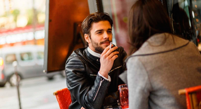Siete de cada diez españoles prohibiría fumar en las terrazas de bares y restaurantes