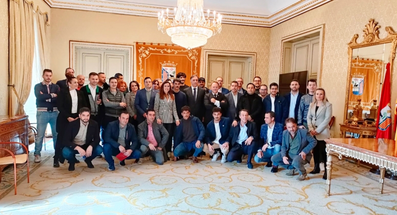 El alcalde de Salamanca recibe a los finalistas de los Premios HosteleríaSalamanca.es 2022