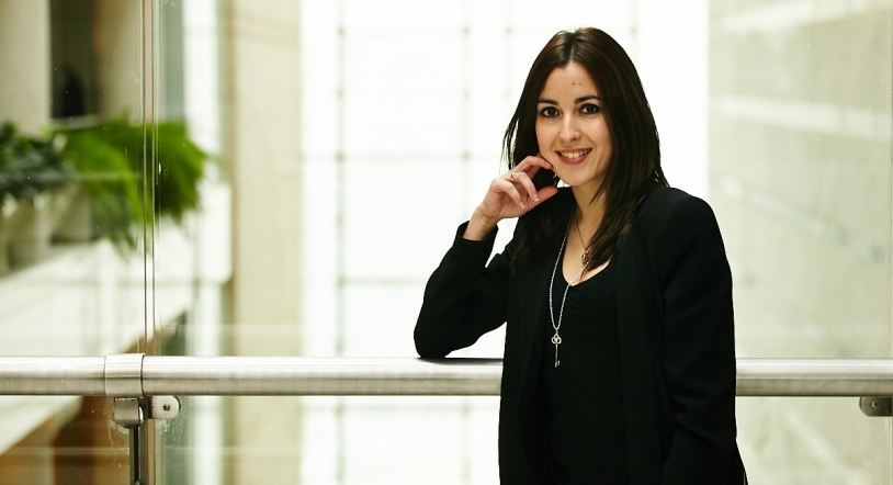 Nuestra directora Eva González galardonada en los Premios Cum Laude de Alumni-USAL 