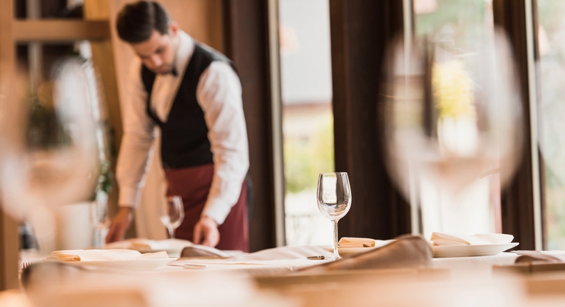 Últimos días para apuntarse al curso gratuito 'Servicios de Restaurante' de Esla Formación
