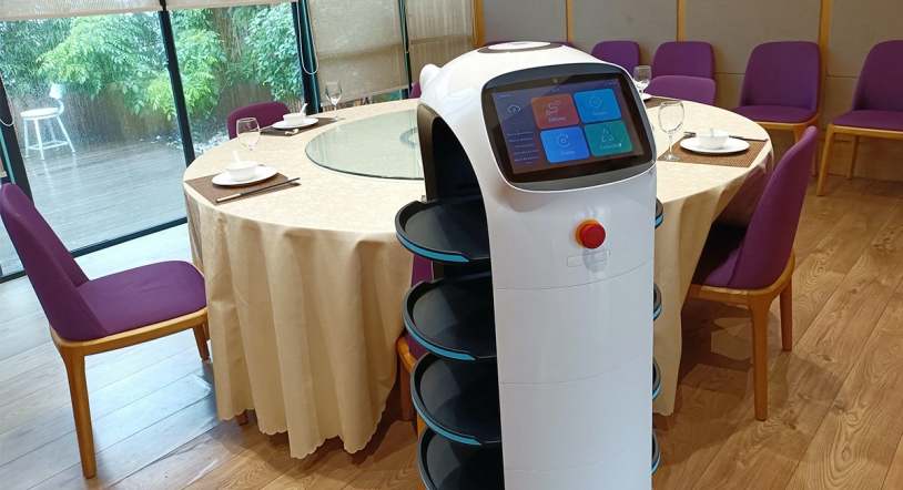Robots camareros en España: ¿Una solución innovadora o una amenaza en el sector?