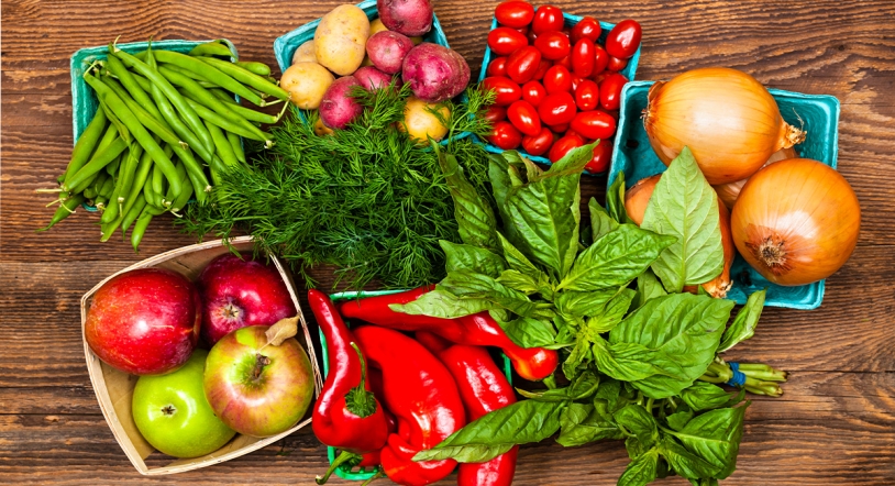 Frutas y verduras, la prioridad saludable en la cesta de la compra