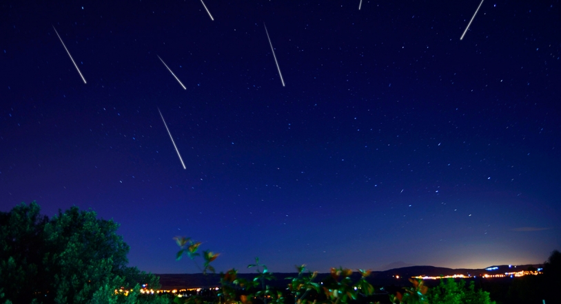 Un agosto para estar pendientes del cielo: dos superlunas y la esperada lluvia de Perseidas