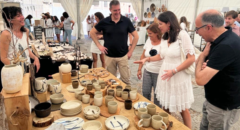 La Feria del Barro reúne en la Plaza de Anaya a 23 artesanos hasta el 20 de agosto