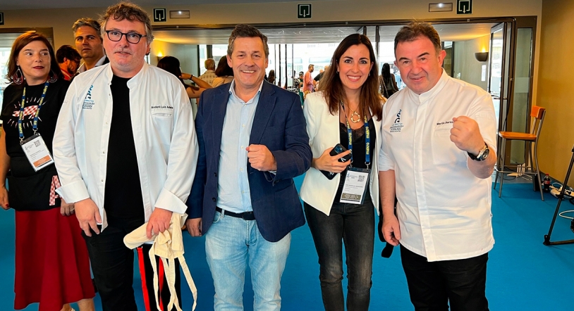 Muchas caras conocidas en el stand de 'Salamanca Para Comérsela' en San Sebastián Gastronomika