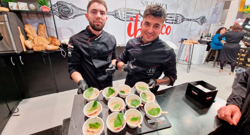 Vídeo | Azogue Delic y su 'Ravioli de ricotta a las finas hierbas con salsa de papada ibérica'