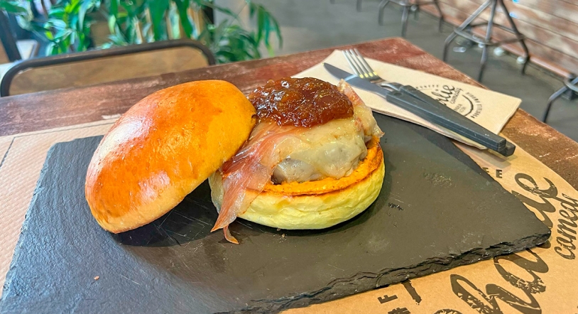Liguria, la burger con la que Charlie Comedy compite en el Campeonato de Hamburguesas de España