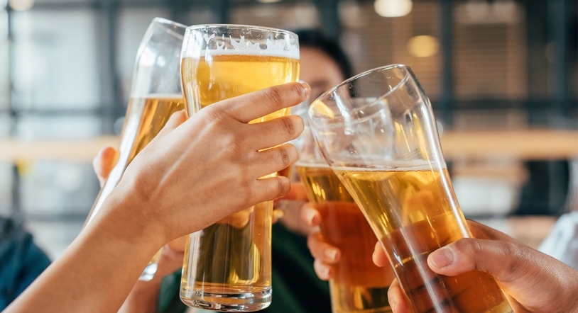 Descubre las cervezas y aperitivos favoritos de los españoles en el Día Mundial de la Cerveza