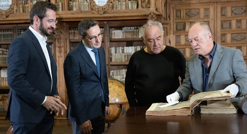 Ferran Adrià comparte con los estudiantes de la USAL su metodología para fomentar la innovación