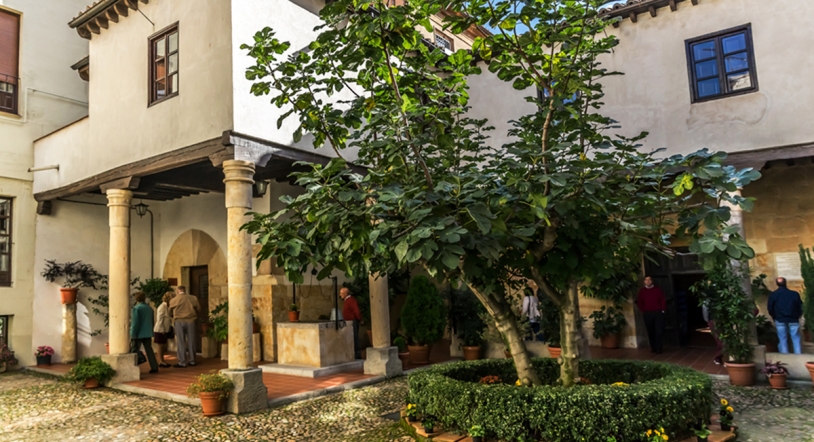Visitas a la Casa de Santa Teresa y recorridos por los espacios teresianos en Salamanca
