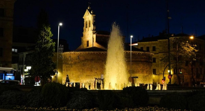 La fuente de la Puerta de Zamora se ilumina el próximo martes de color amarillo