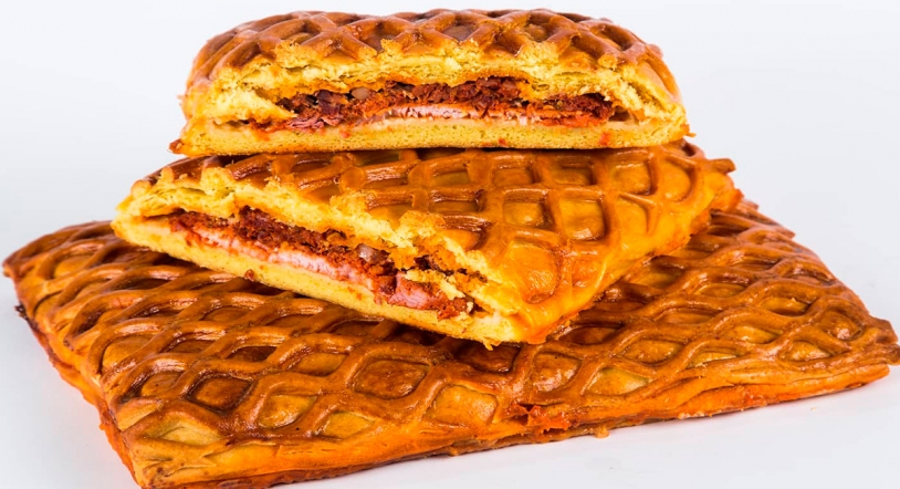Celebra el Lunes de Aguas con sabor auténtico: el del hornazo tradicional de Pastelería Jibe