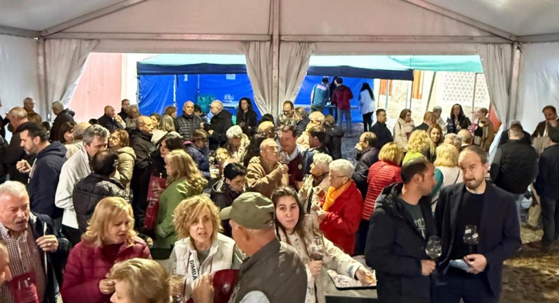 Nuevo éxito de la Feria de Enoturismo en San Esteban de la Sierra (con galería de fotos)
