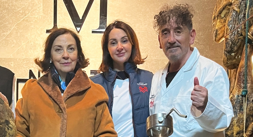 Florencio Sanchidrián visita Ibéricos Montellano y comparte su arte con el equipo salmantino