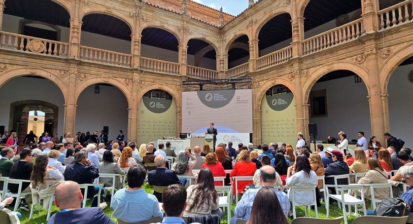 Mañueco destaca la apuesta de la Junta por "la buena mesa y la excelencia gastronómica" en la clausura de la Cumbre