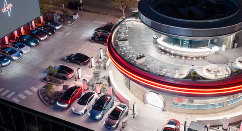 Tesla Diner, el restaurante retrofuturista desembarca en Los Ángeles