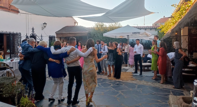 Este fin de semana, boda tipo cóctel en La Cocina Vieja… y en noviembre, espacio climatizado retráctil