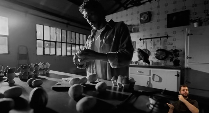 Vídeo | No te pierdas el anuncio protagonizado por Paco León: 'Por huevos'