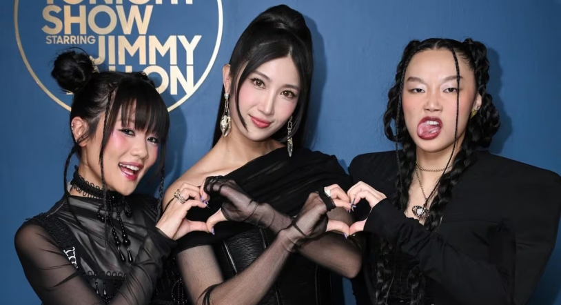 Video l Las guerreras k-pop en la vida real: debutan  en televisión con su primera actuación en vivo