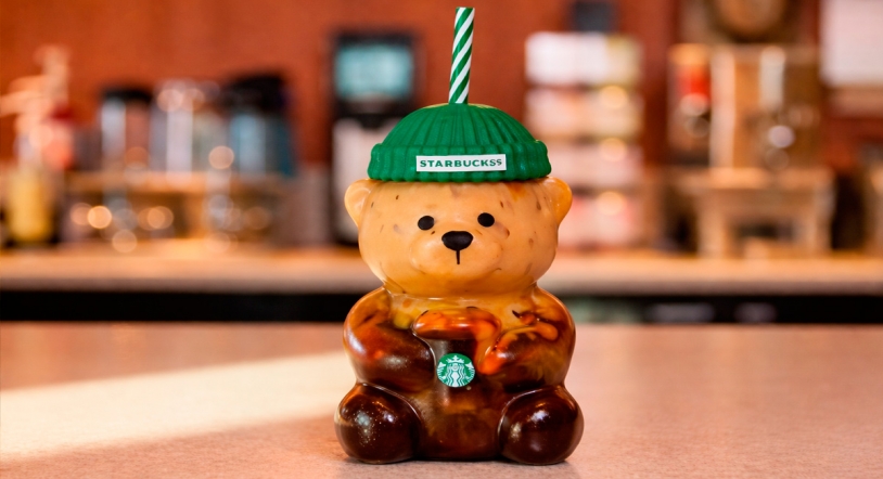 El vaso con forma de oso de Starbucks llega a España y se convierte en objeto de deseo