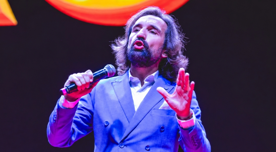 El monologuista Miguel Lago convertirá el CAEM en un templo de la comedia