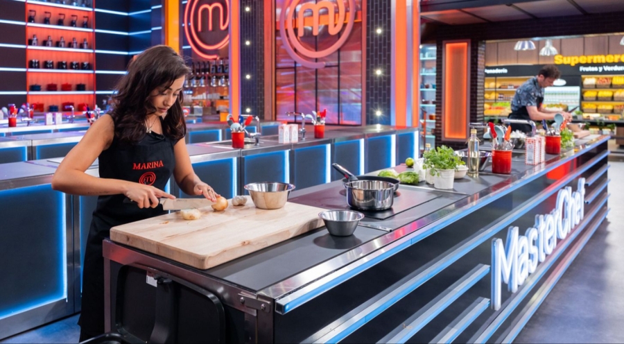 La inesperada expulsión de Marina Rivers conmociona las cocinas de 'MasterChef Celebrity Legends'