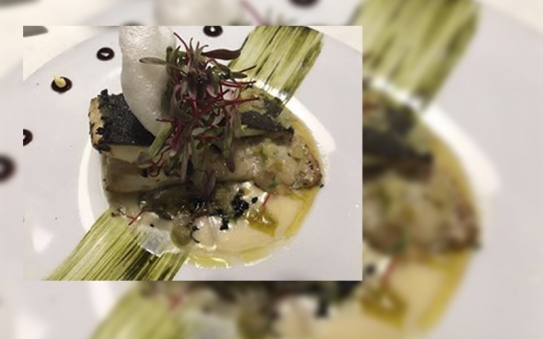 Rodaballo, ajo tostado, vinagreta de encurtidos y salsa hoisin