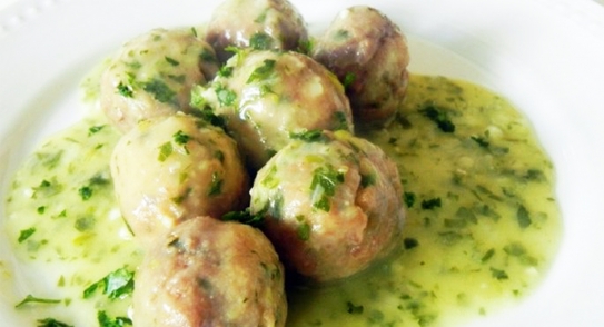 Receta albóndigas de verdel en salsa verde
