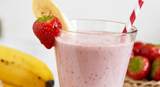 Batido de yogur, fresas y platano