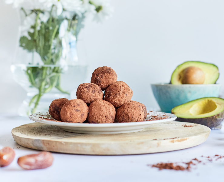 Bolitas energéticas de aguacate y cacao