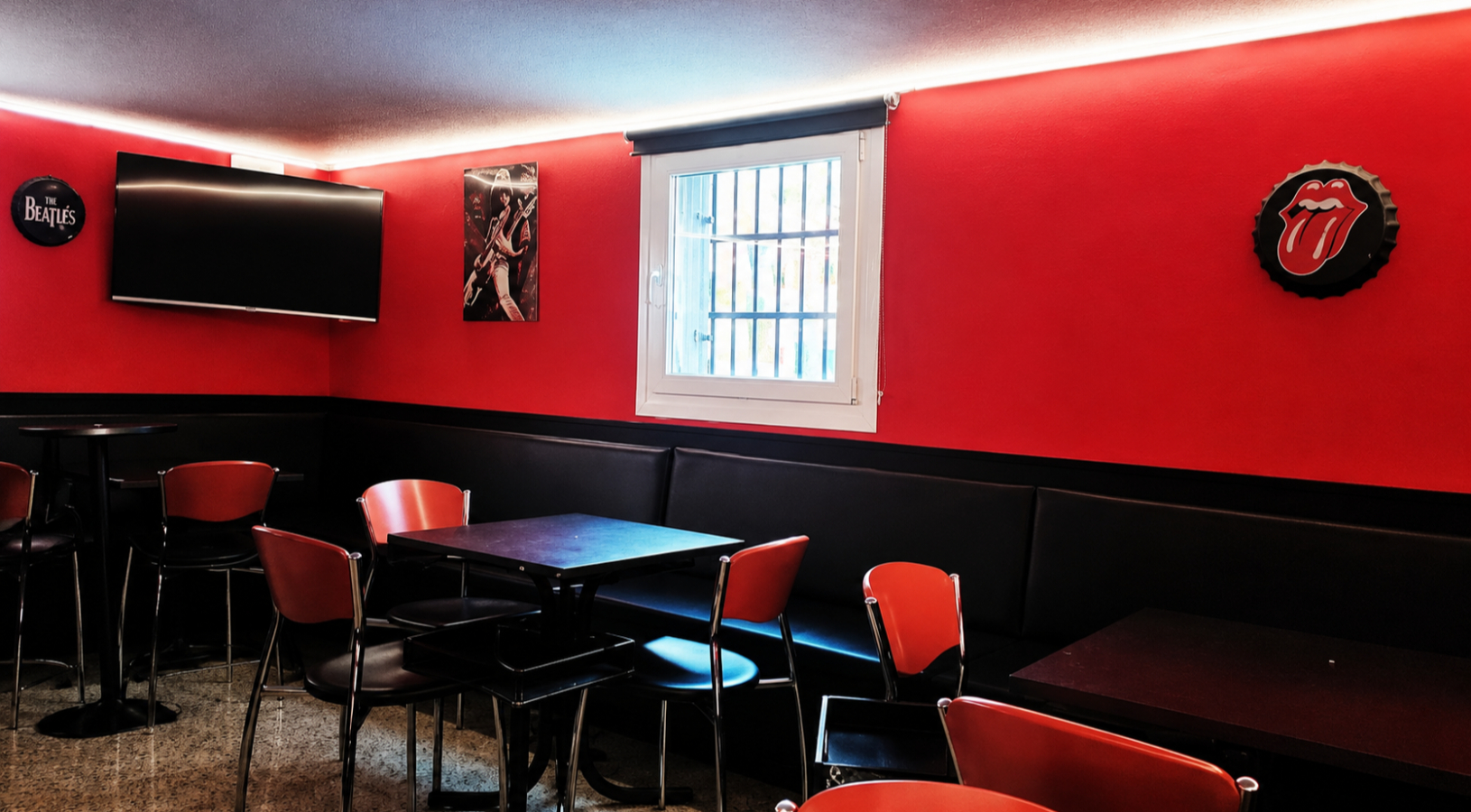BAR SAXON