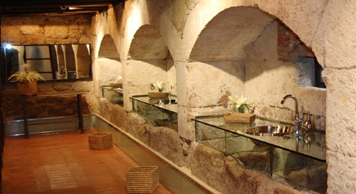 Aseos, antiguas caballerizas del Palacio