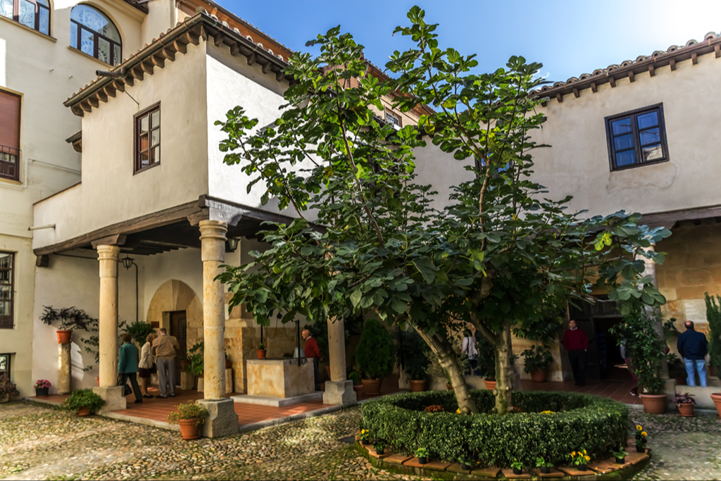 Casa de Santa Teresa de Jesús (1).jpg