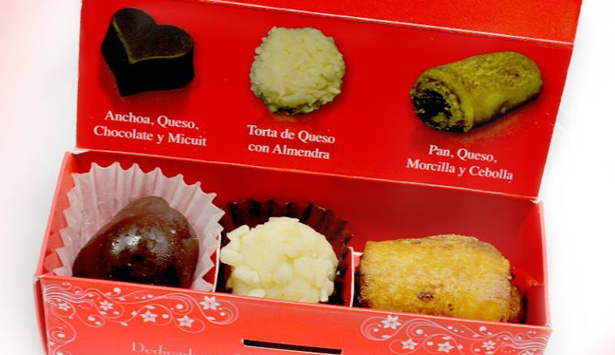 Caja Roja de Helio Flores