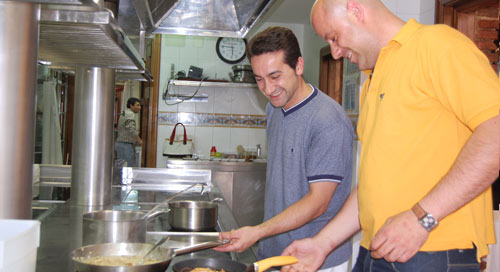 El Candil preparando su tapa para el concurso de pinchos 2009 de la Aehs