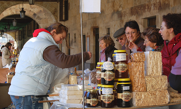 Turroneras de la Alberca en los soportales de la Plaza Mayor